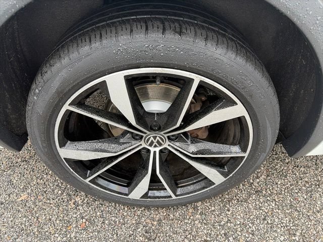 Used 2022 Volkswagen Tiguan SEL R-Line AWD/4WD image 15