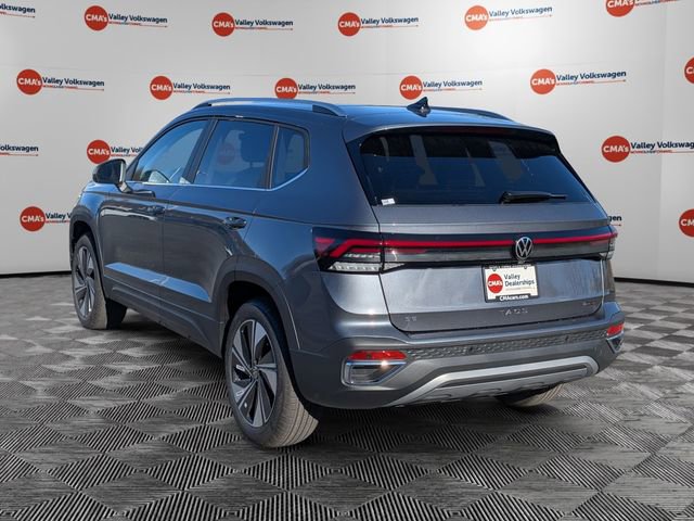 New 2026 Volkswagen Taos SE image 7