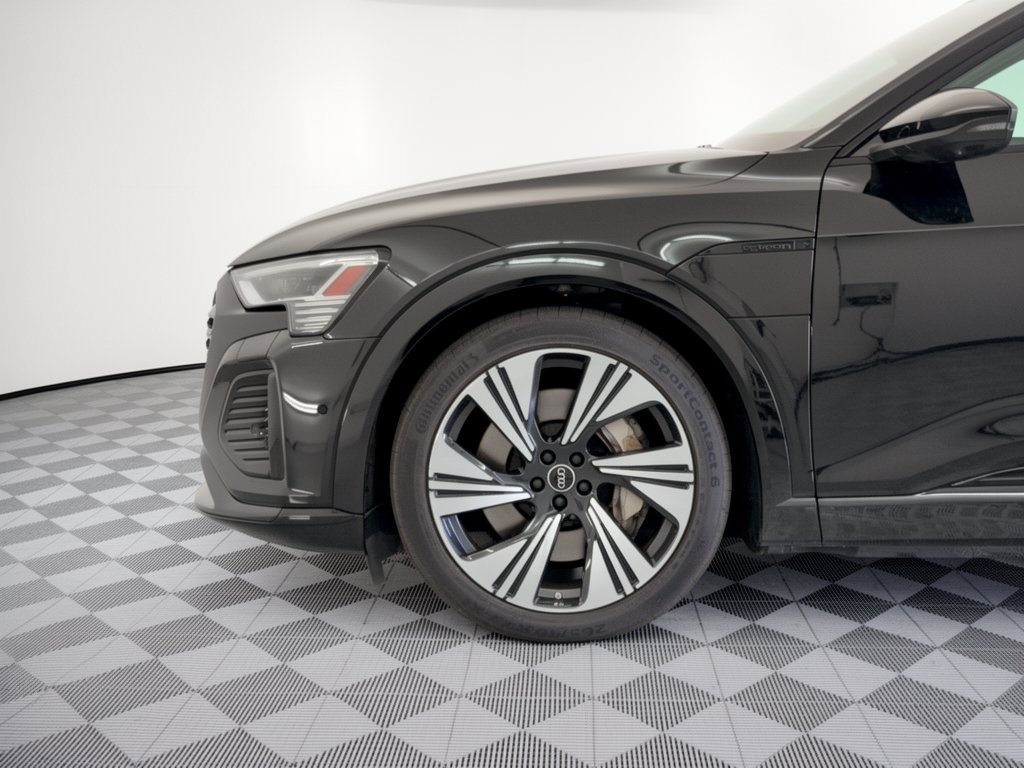 Used 2024 Audi Q8 e-tron Prestige AWD/4WD image 13