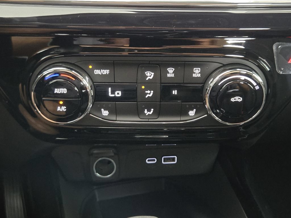 New 2026 Chevrolet Trax RS w/ Sunroof Package FWD image 20