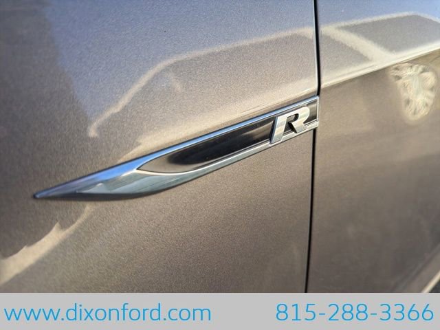 Used 2017 Volkswagen Golf R 4-Door image 9