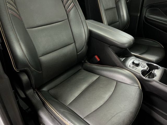 Certified 2023 GMC Terrain AT4 w/ Infotainment Package II AWD/4WD image 28