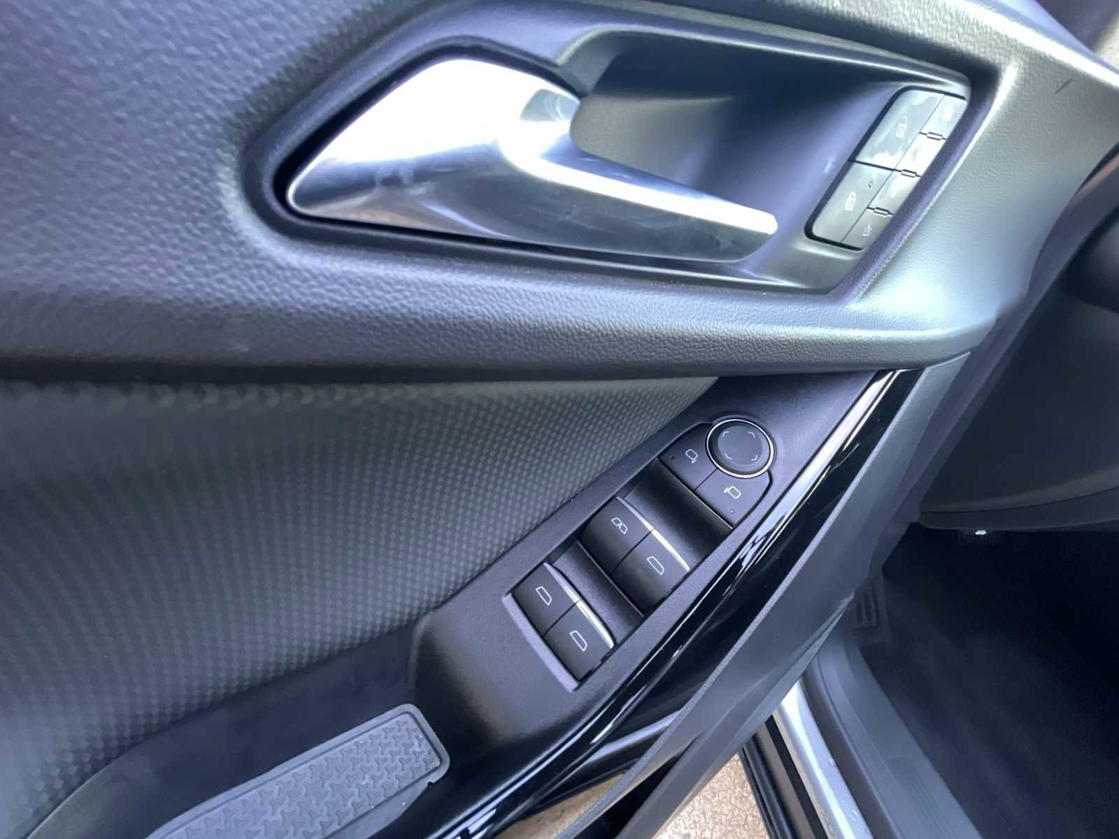 Used 2025 Chevrolet Equinox RS w/ Safety and Technology Package image 24