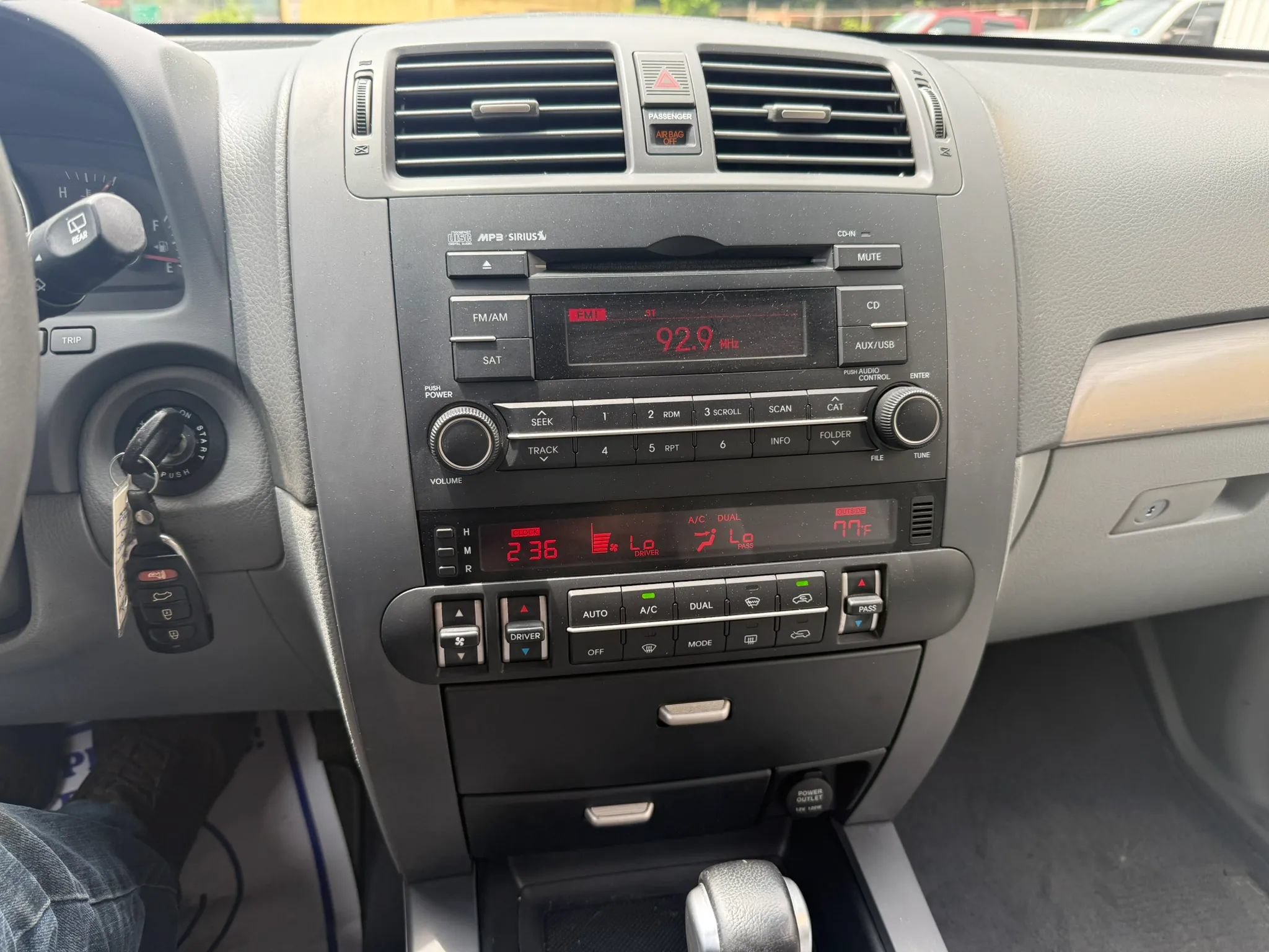 Used 2009 Kia Borrego EX AWD/4WD image 10