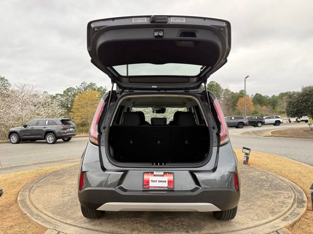 Used 2025 Kia Soul LX FWD image 30
