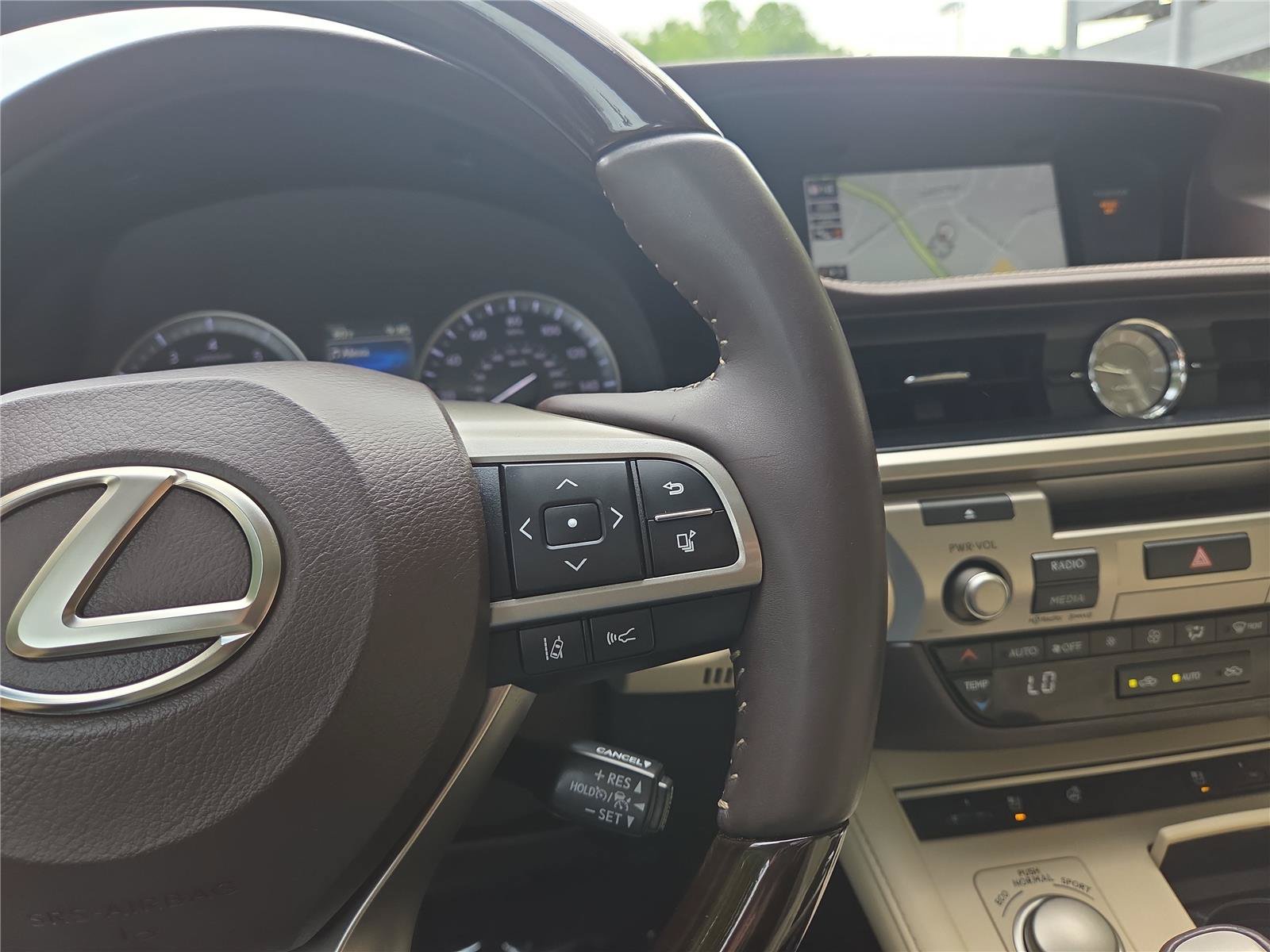 Used 2017 Lexus ES 350 w/ Navigation System Package FWD image 17