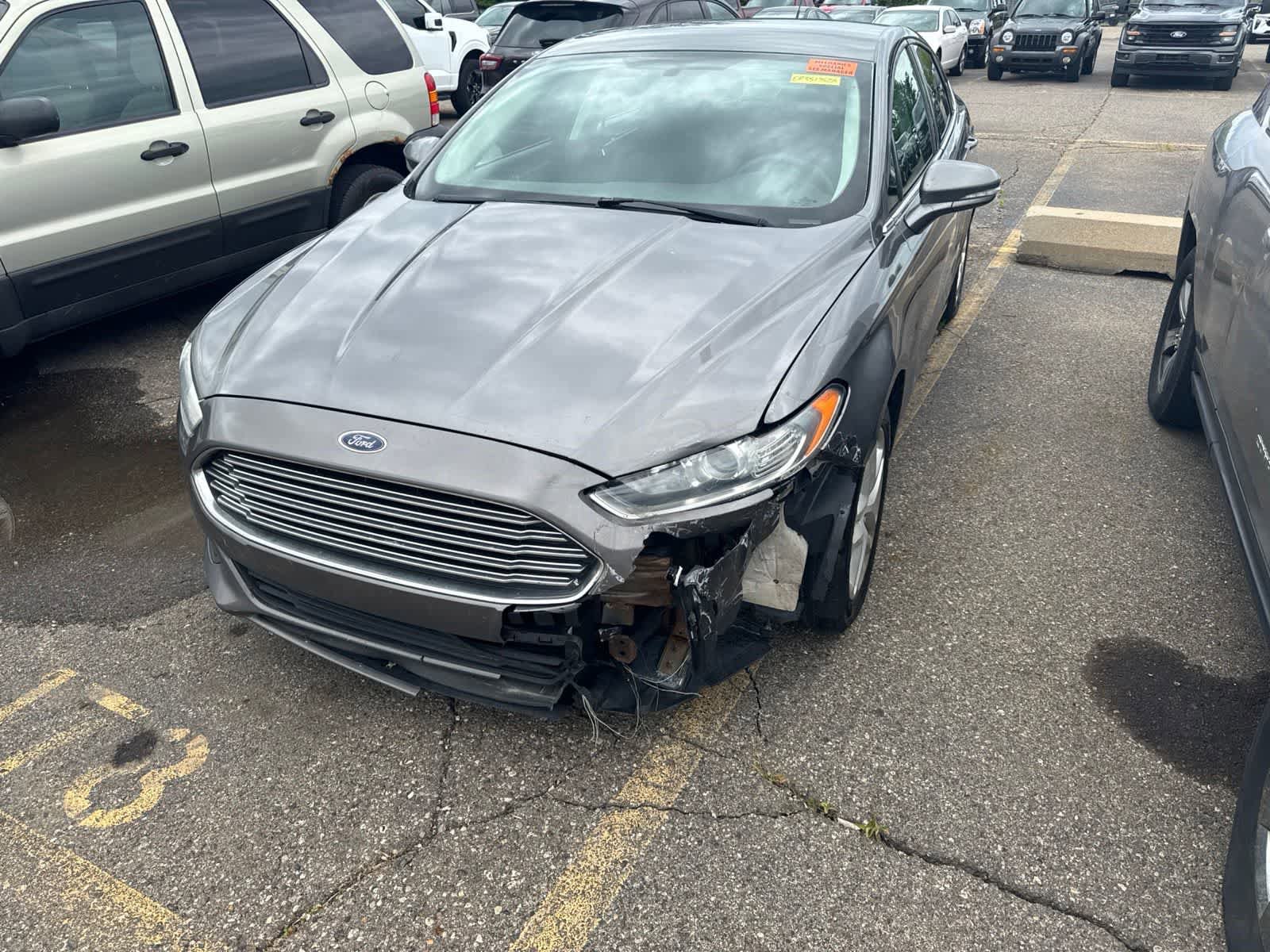 Used 2014 Ford Fusion SE FWD image 1