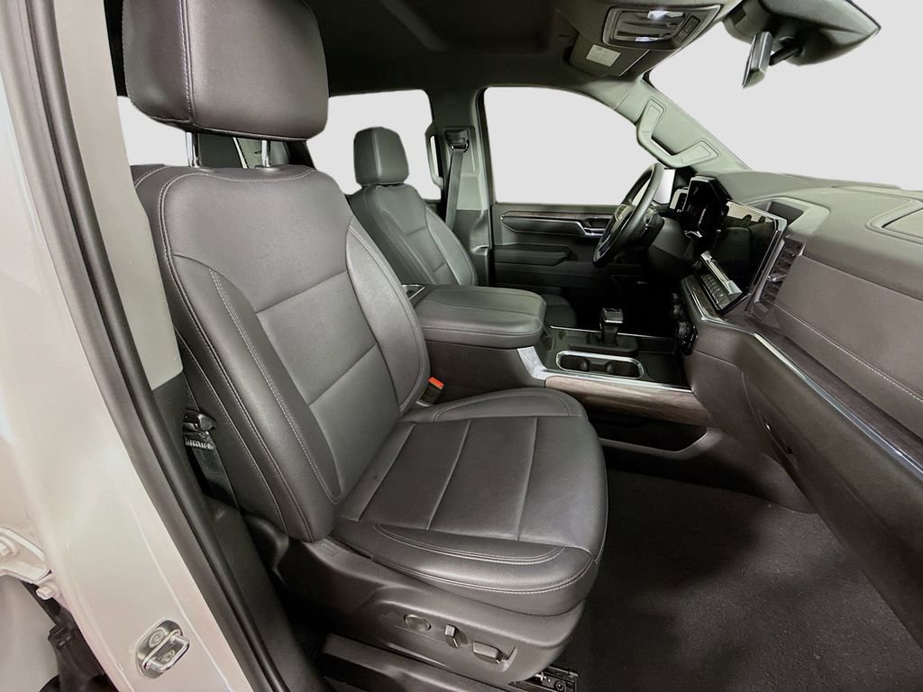 Used 2024 Chevrolet Silverado 1500 LTZ w/ LPO, Dark Essentials Package AWD/4WD image 15