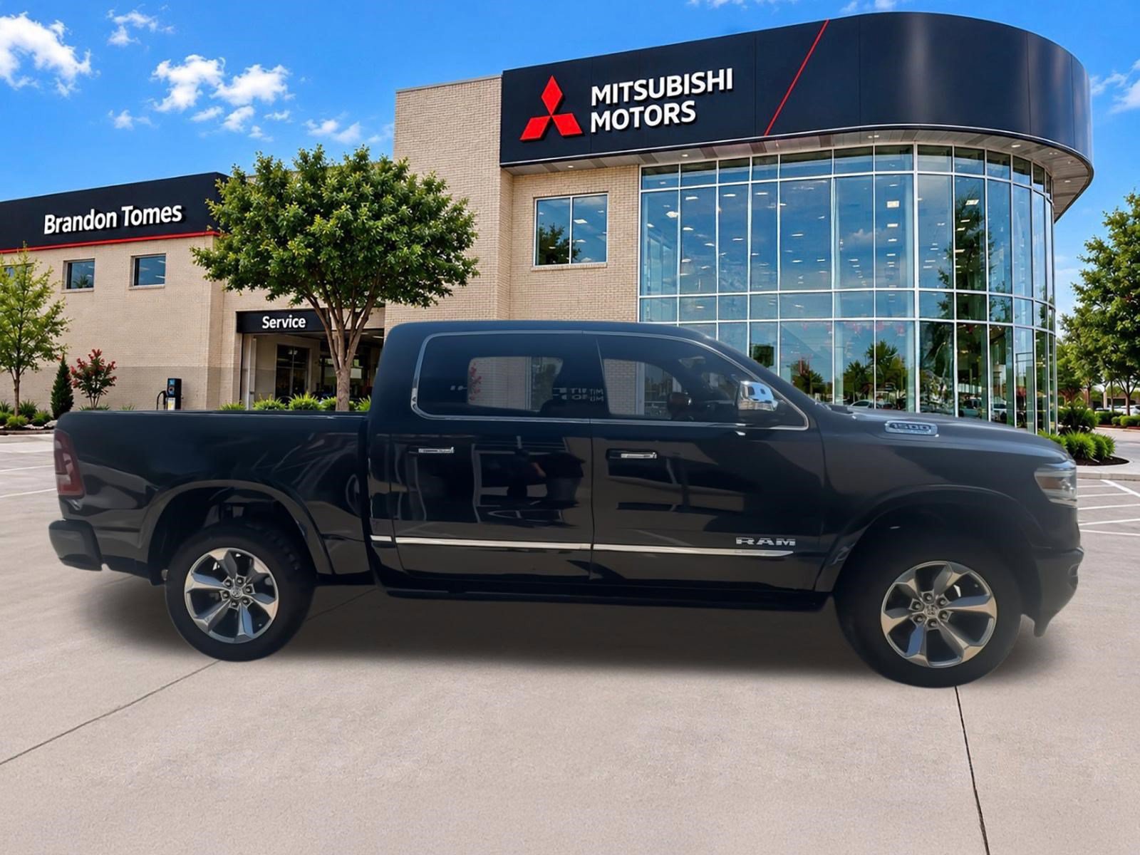 Used 2022 RAM 1500 Limited RWD image 2
