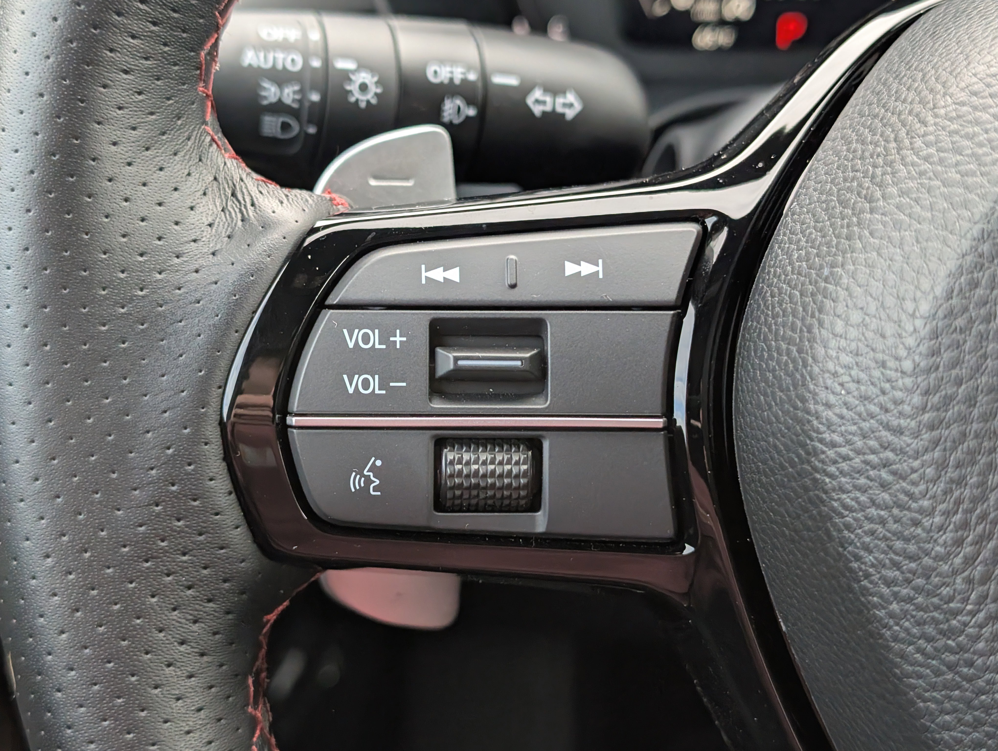 Certified 2025 Acura ADX A-Spec image 15