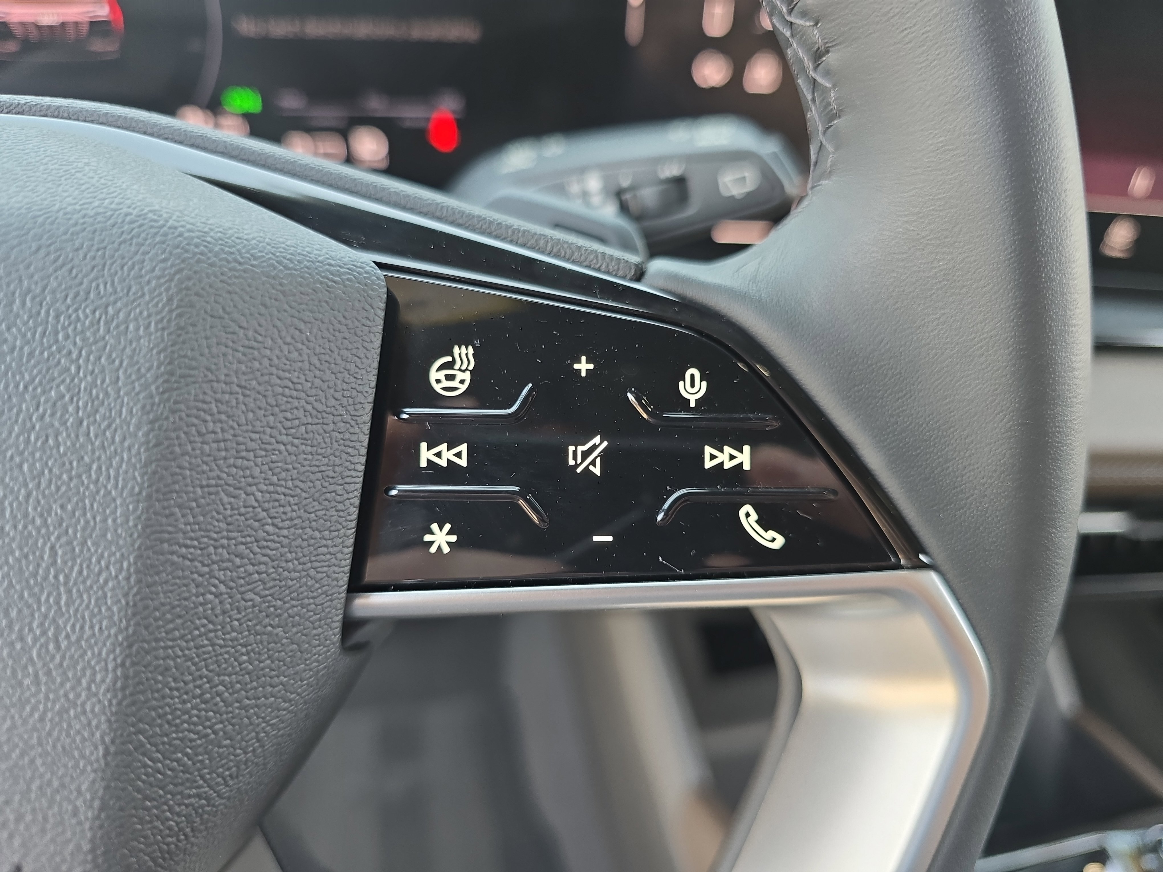 Certified 2025 Audi Q6 e-tron Premium Plus w/ Premium Plus image 18