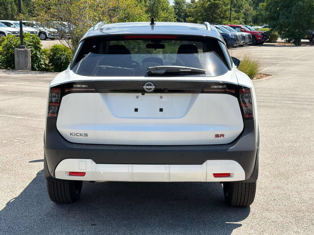 New 2026 Nissan Kicks SR FWD image 4