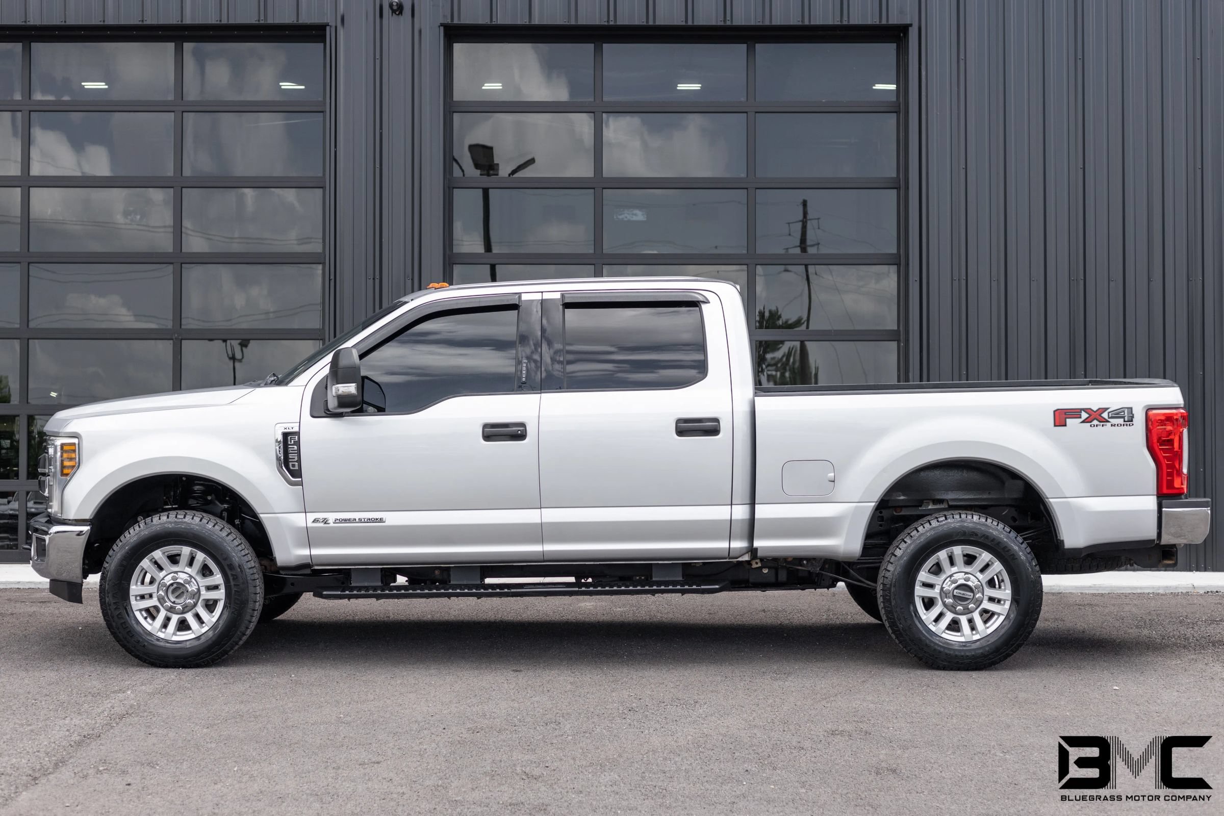 Used 2019 Ford F250 XLT w/ XLT Value Package AWD/4WD image 4