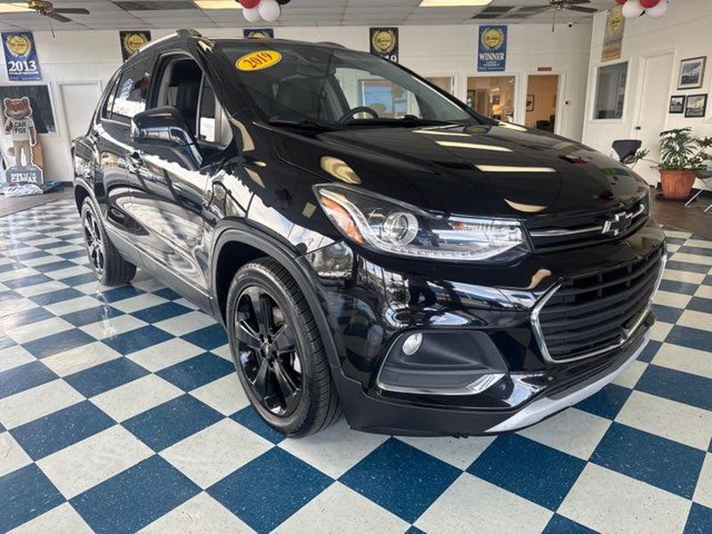 Used 2019 Chevrolet Trax Premier w/ Midnight Edition image 1