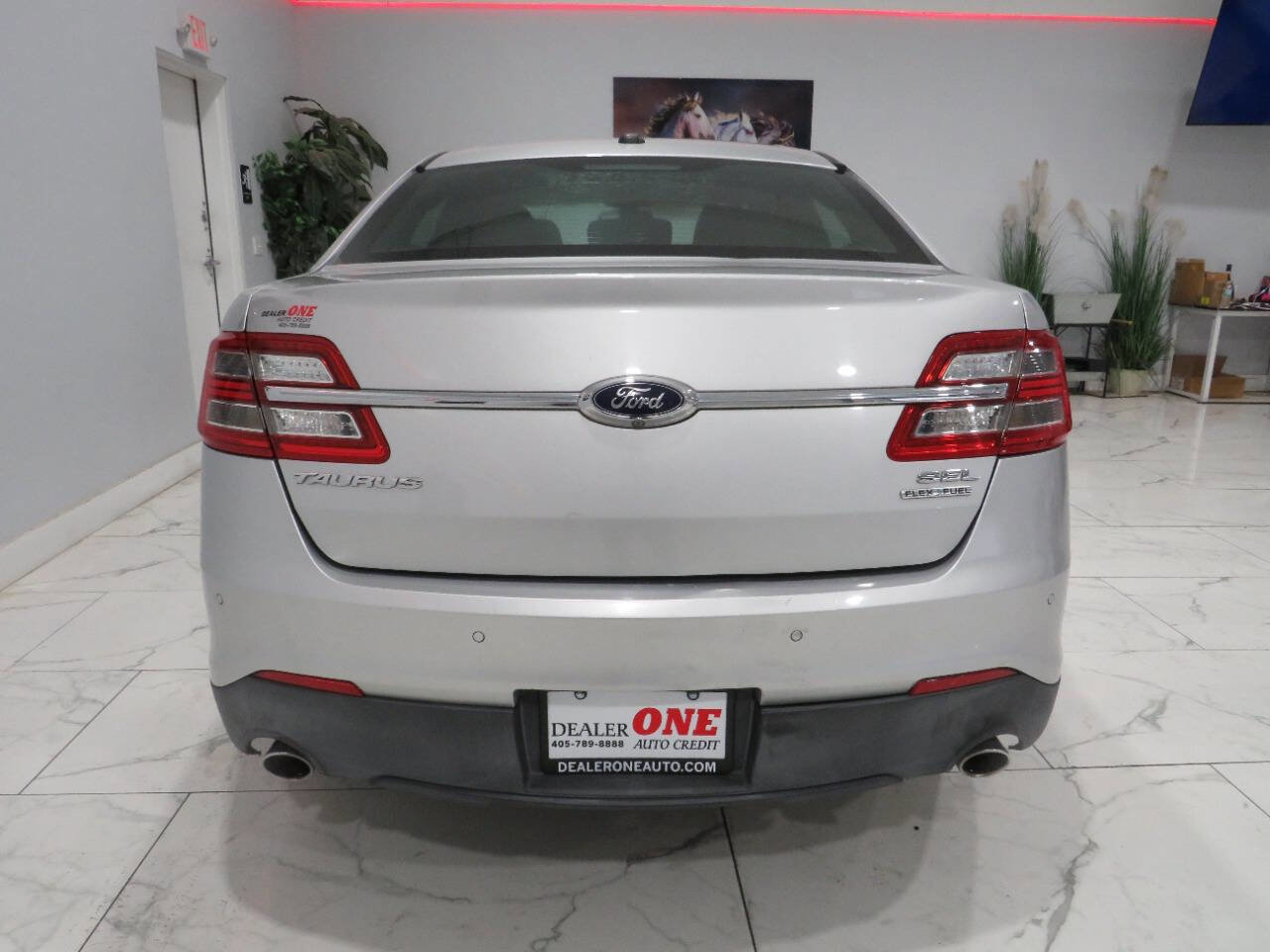 Used 2015 Ford Taurus SEL w/ Equipment Group 201A FWD image 4