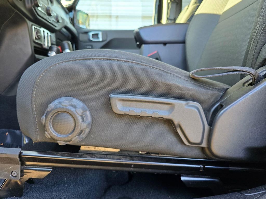 Used 2018 Jeep Wrangler Sport S image 20