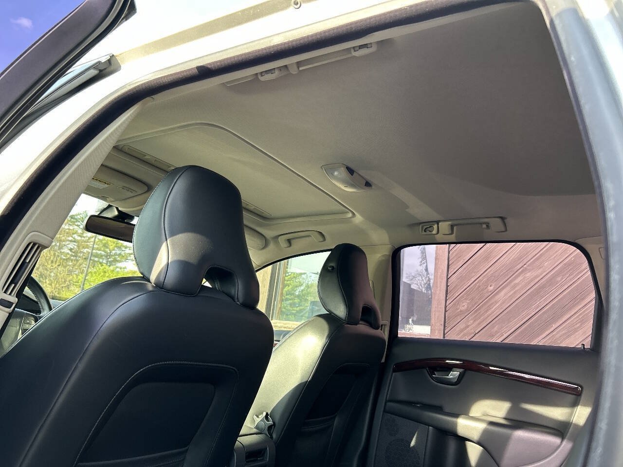 Used 2008 Volvo V70 FWD image 14