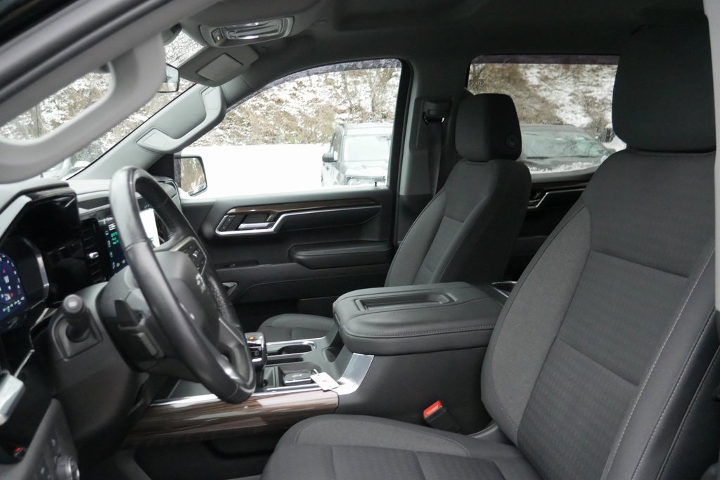 Used 2022 Chevrolet Silverado 1500 RST w/ LPO, Dark Essentials Package image 9