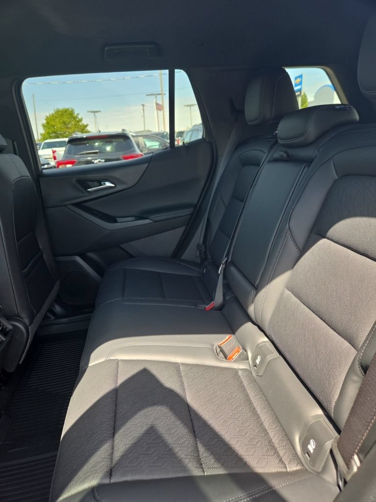 New 2026 Chevrolet Equinox LT w/ Convenience Package II FWD image 9