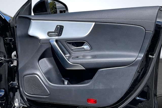 Used 2025 Mercedes-Benz CLA 250 image 28