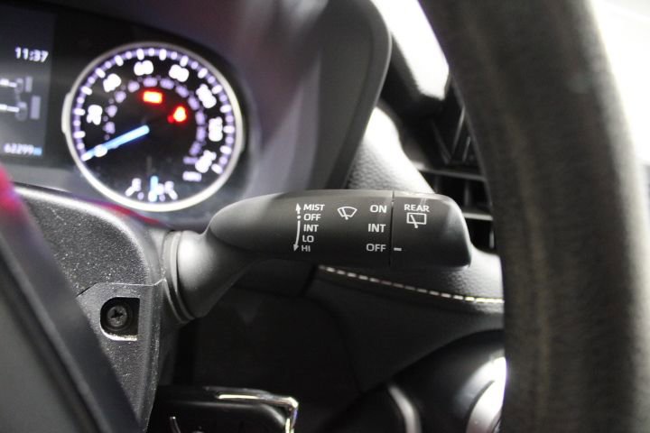 Used 2021 Toyota RAV4 LE image 39