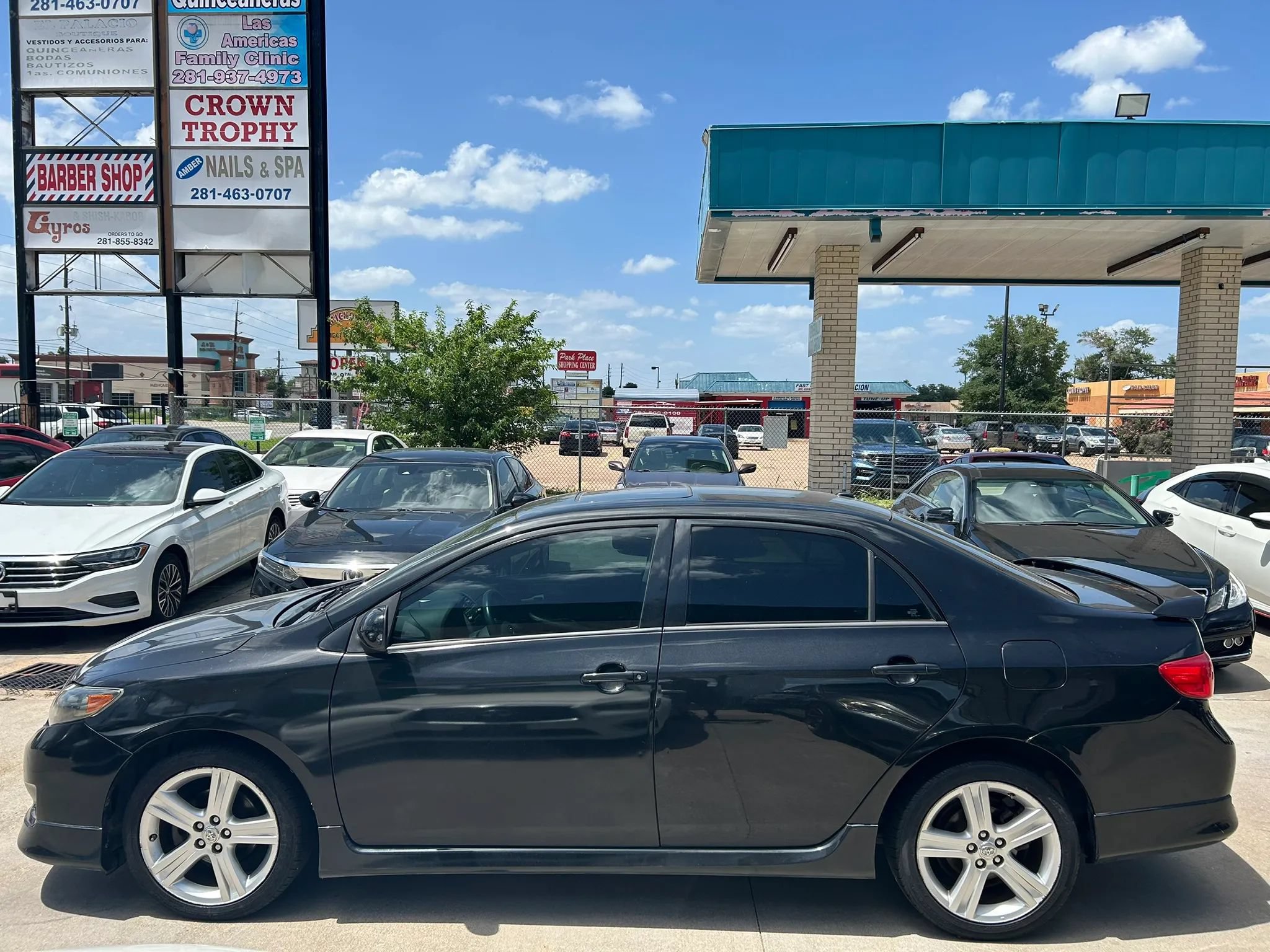 Used 2009 Toyota Corolla XRS FWD image 2