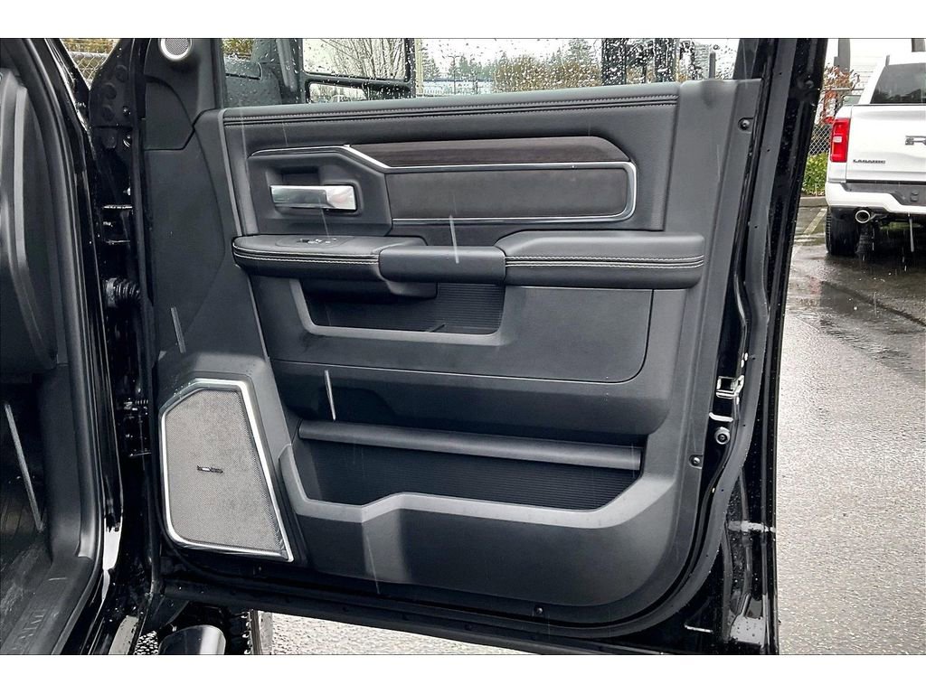 Used 2026 RAM 5500 4x4 Crew Cab w/ Laramie Trim Package image 23