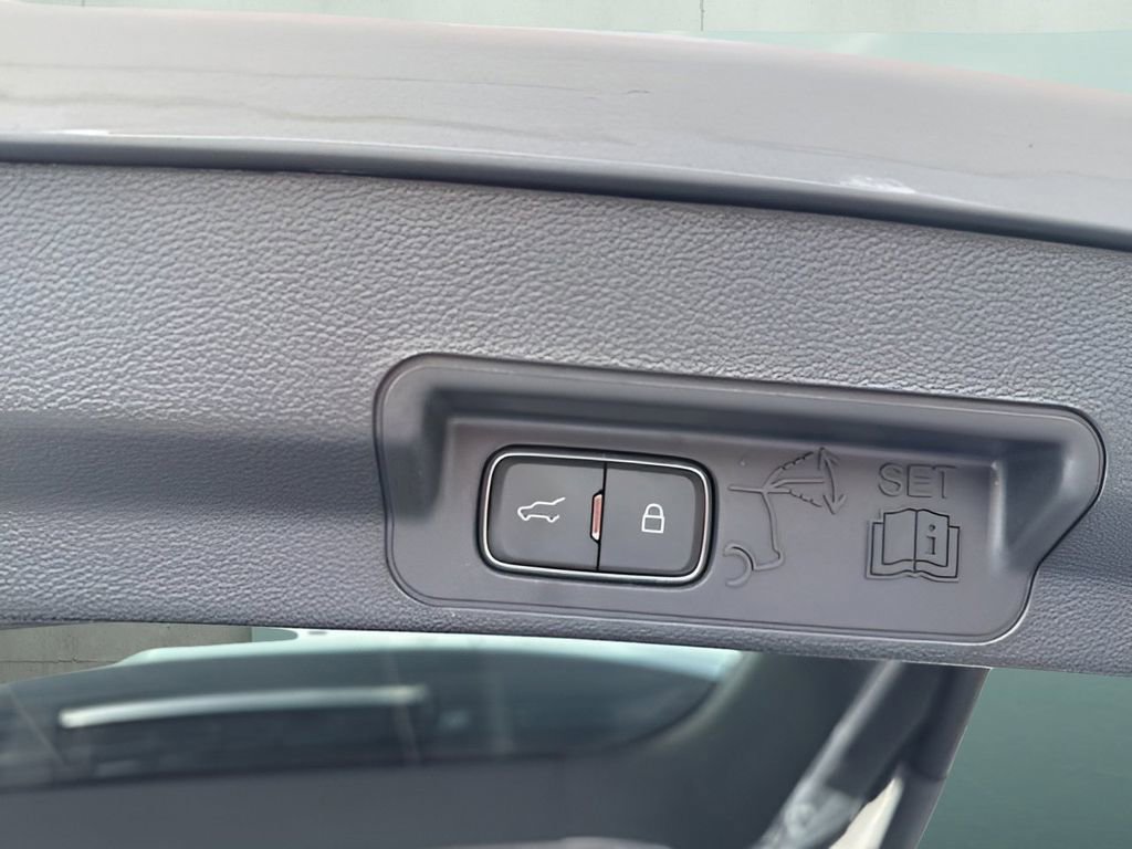 Used 2023 Ford Explorer XLT w/ Equipment Group 202A image 40