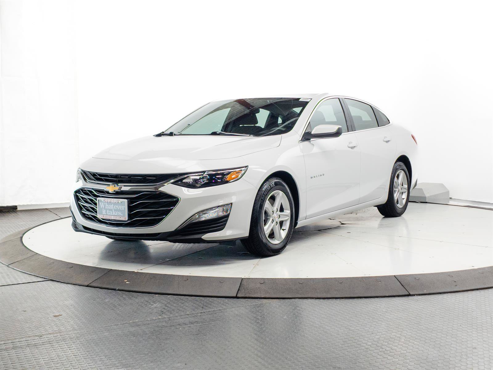 Used 2023 Chevrolet Malibu LS w/ Driver Confidence Package FWD image 3