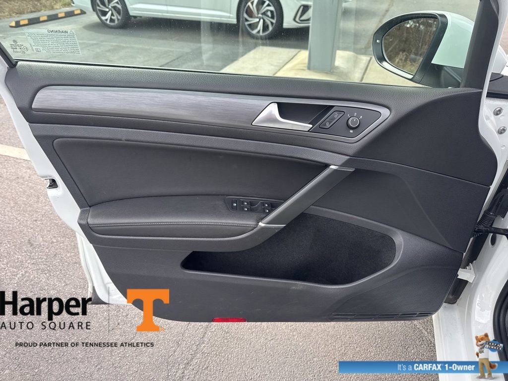 Used 2020 Volkswagen Golf 4-Door image 16