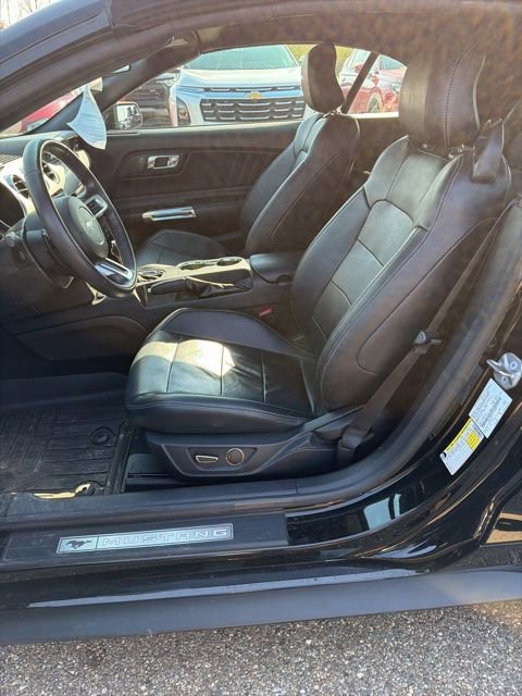 Used 2016 Ford Mustang Premium RWD image 5