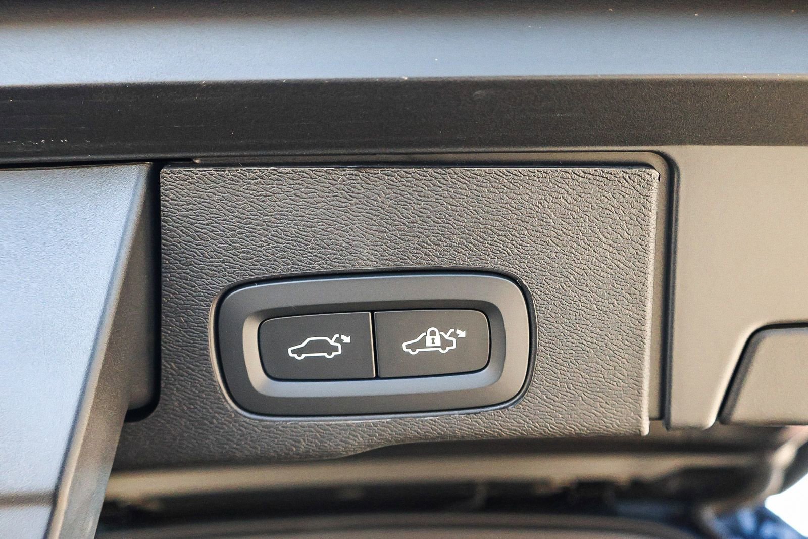 New 2026 Volvo XC60 B5 Ultra w/ Climate Package PRO image 27