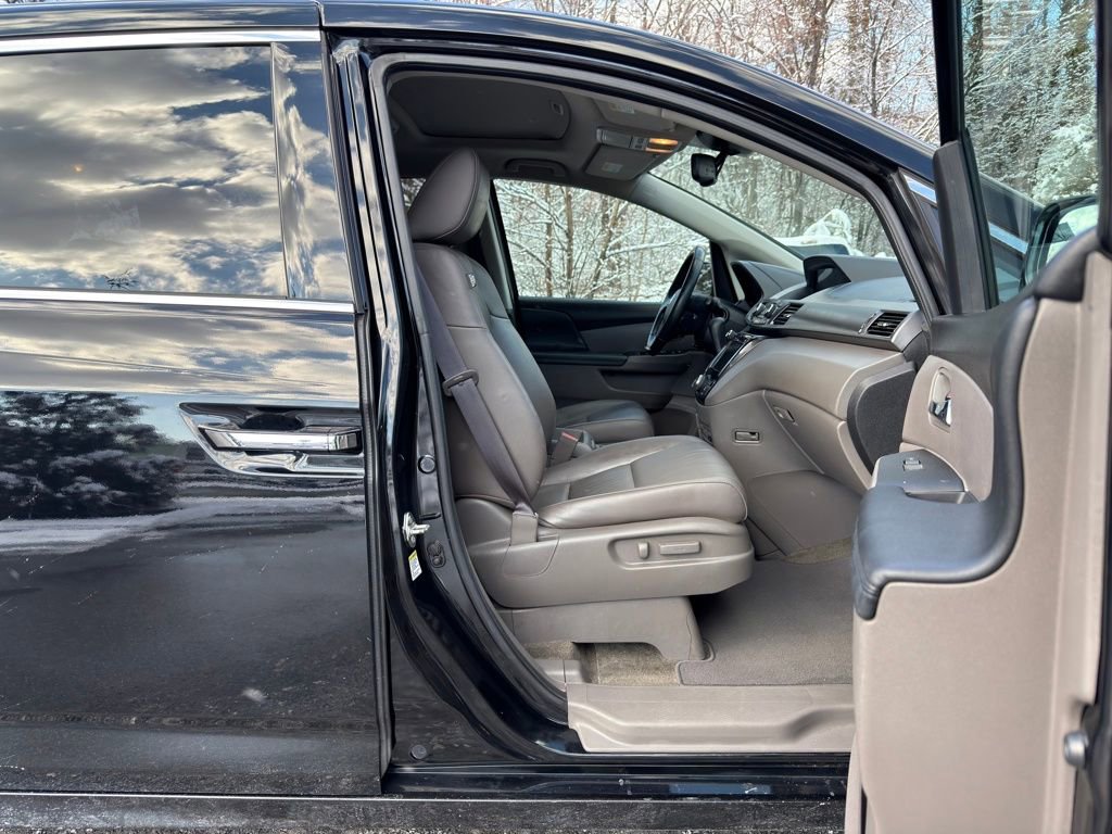 Used 2014 Honda Odyssey Touring image 25