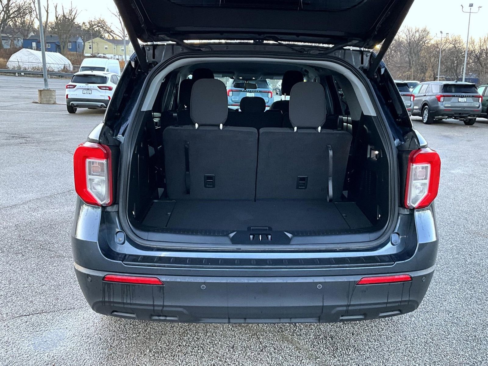 Used 2023 Ford Explorer XLT image 9