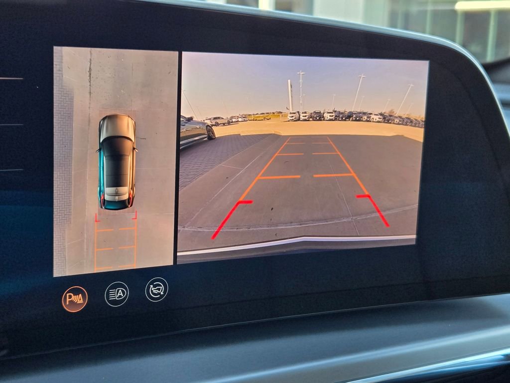 Certified 2024 Cadillac Lyriq Luxury w/ Nappa Leather Package image 20