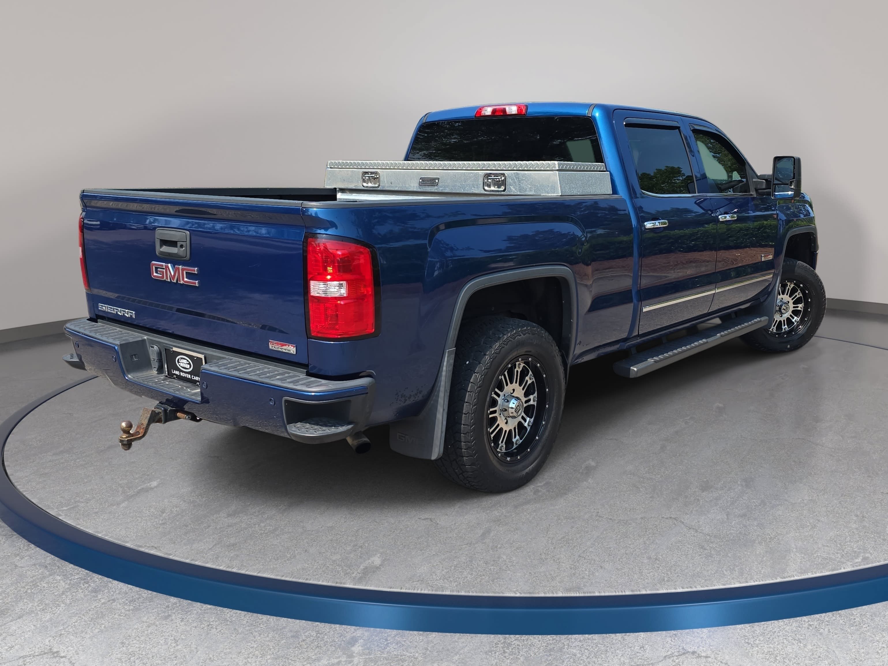 Used 2015 GMC Sierra 1500 SLT w/ All-Terrain Package AWD/4WD image 5