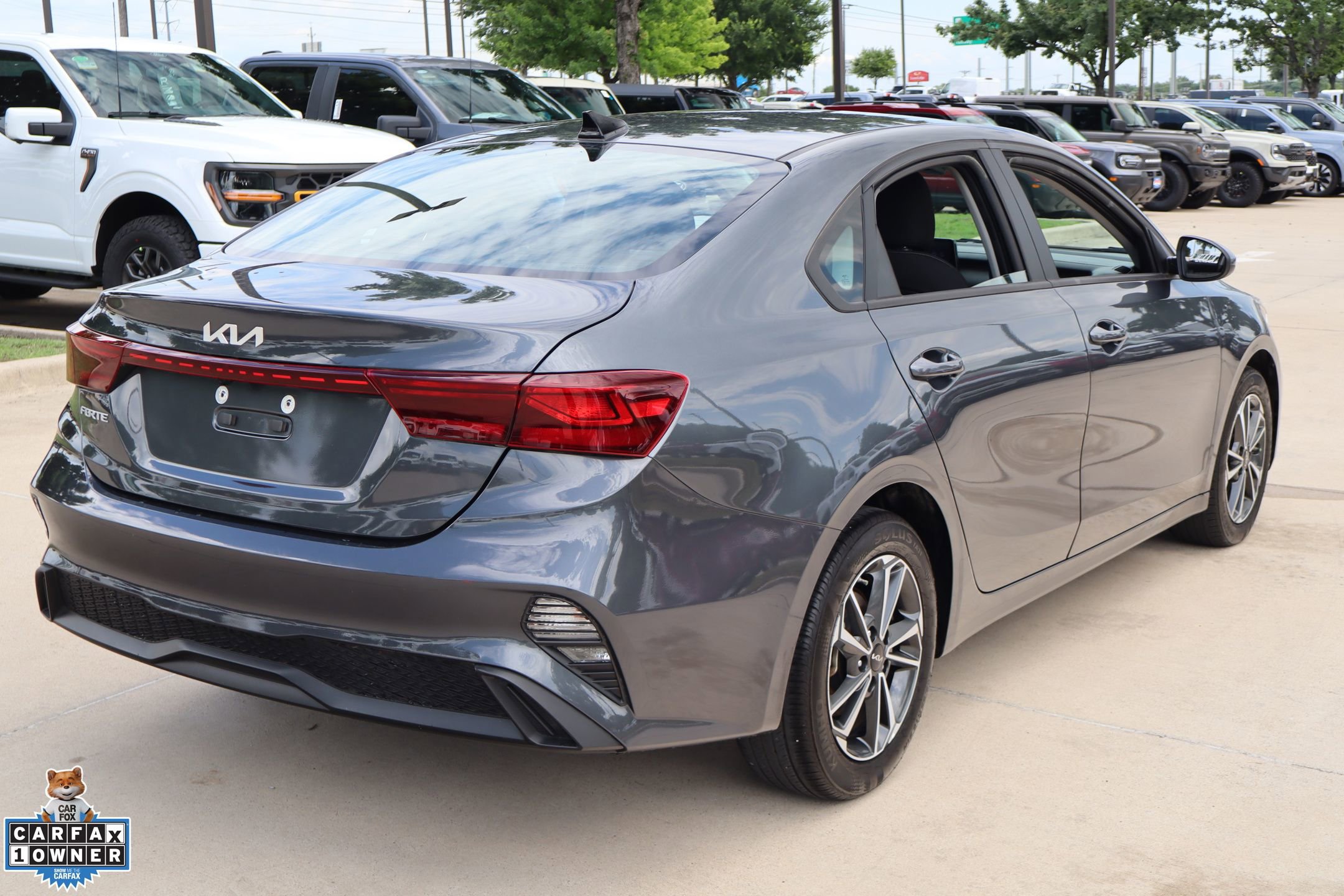 Used 2023 Kia Forte LXS FWD image 3