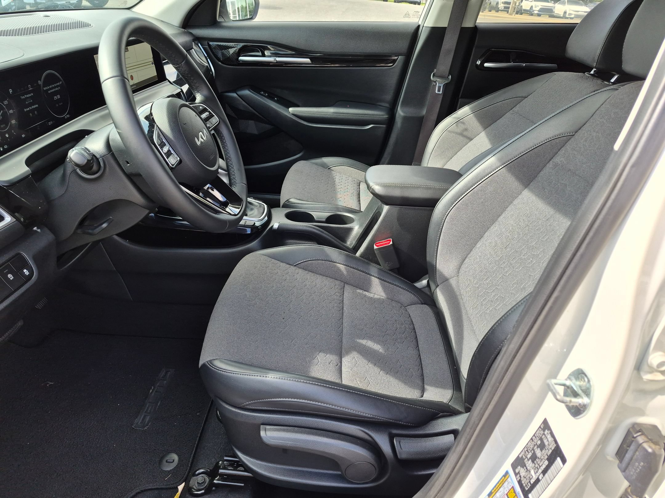Used 2024 Kia Seltos S FWD image 14