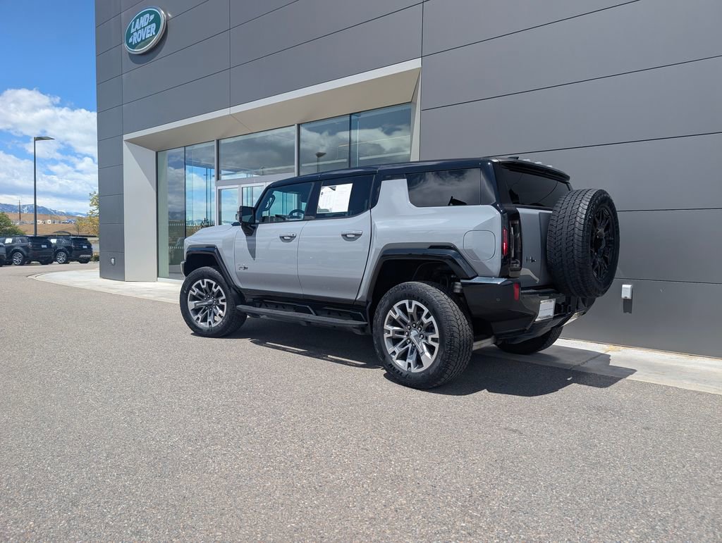 Used 2024 GMC Hummer EV 2X w/ LPO, Illumination Package AWD/4WD image 3