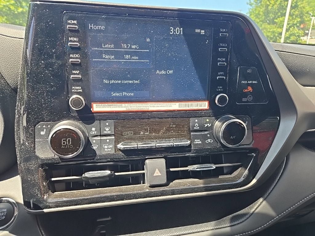 Used 2022 Toyota Highlander XLE AWD/4WD image 6