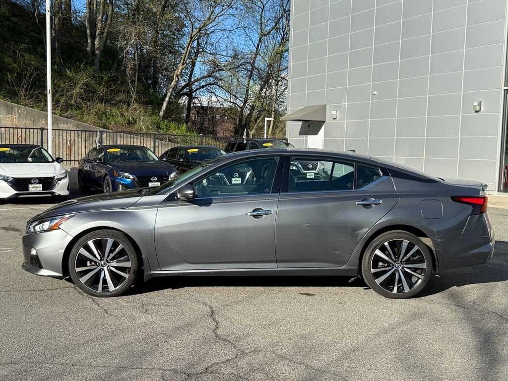 Used 2019 Nissan Altima 2.5 Platinum image 3