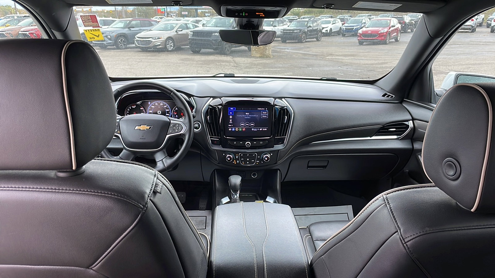 Used 2023 Chevrolet Traverse Premier image 14