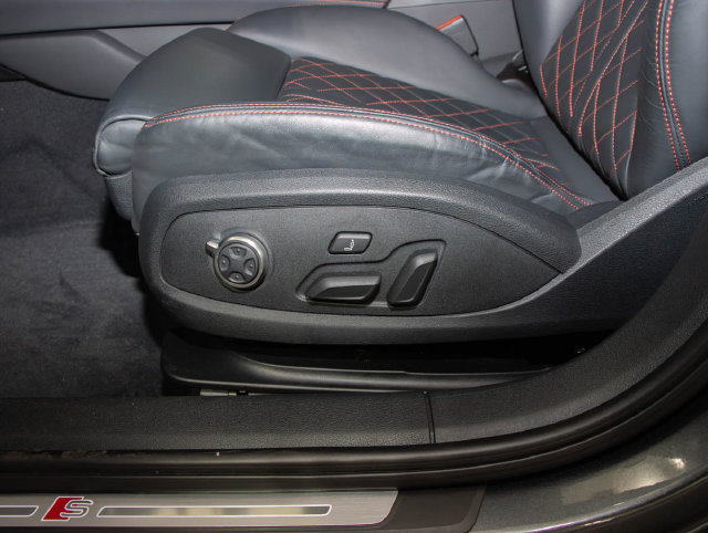 Used 2023 Audi S4 Premium Plus AWD/4WD image 12