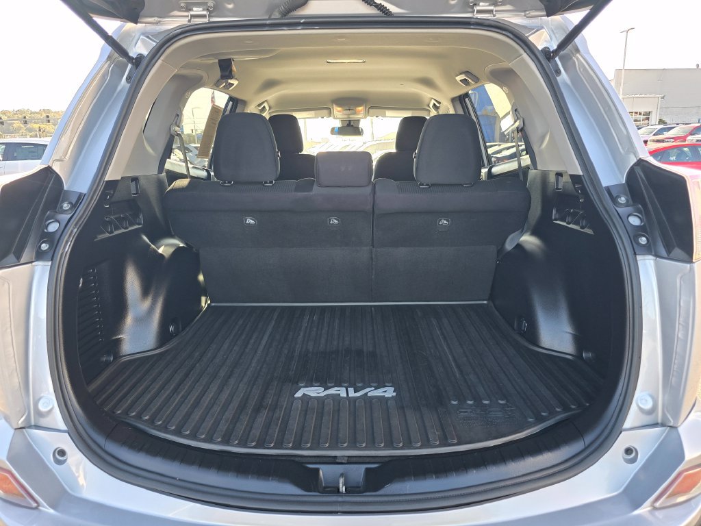 Used 2017 Toyota RAV4 LE w/ All Weather Liner Package AWD/4WD image 13