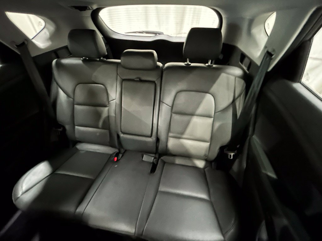 Used 2021 Hyundai Tucson Ultimate w/ Cargo Package AWD/4WD image 2