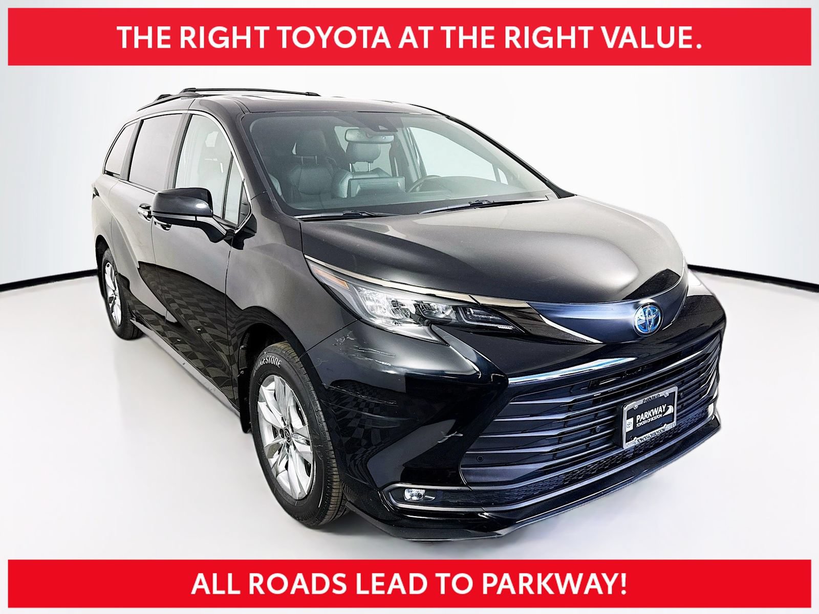 Certified 2022 Toyota Sienna XLE Woodland Edition AWD/4WD image 1
