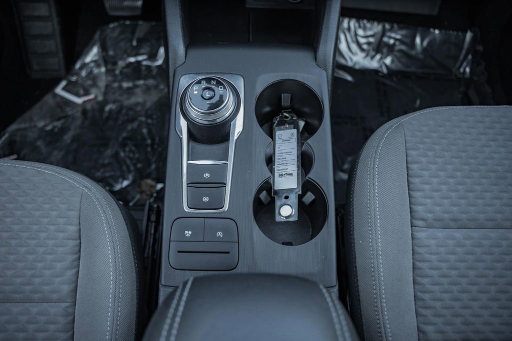 Used 2021 Ford Escape SE image 24