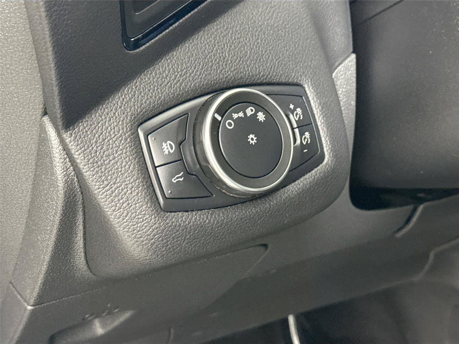 Used 2019 Ford Escape Titanium FWD image 16