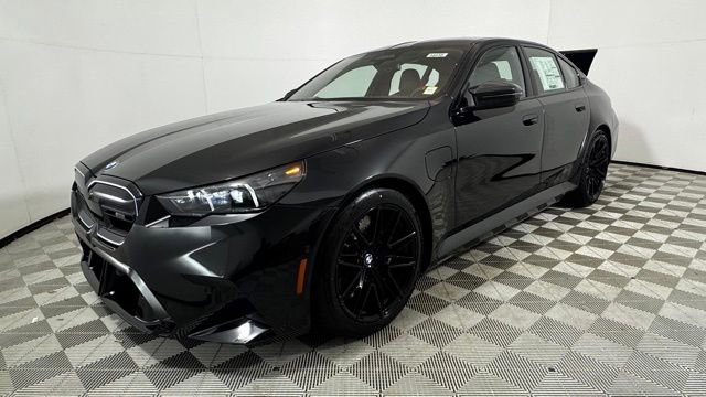 New 2026 BMW M5 w/ Carbon Package image 3