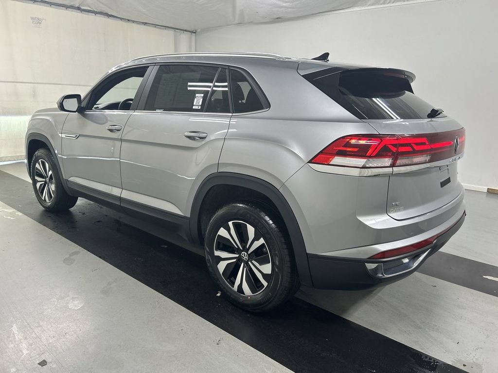 Used 2024 Volkswagen Atlas Cross Sport SE AWD/4WD image 7